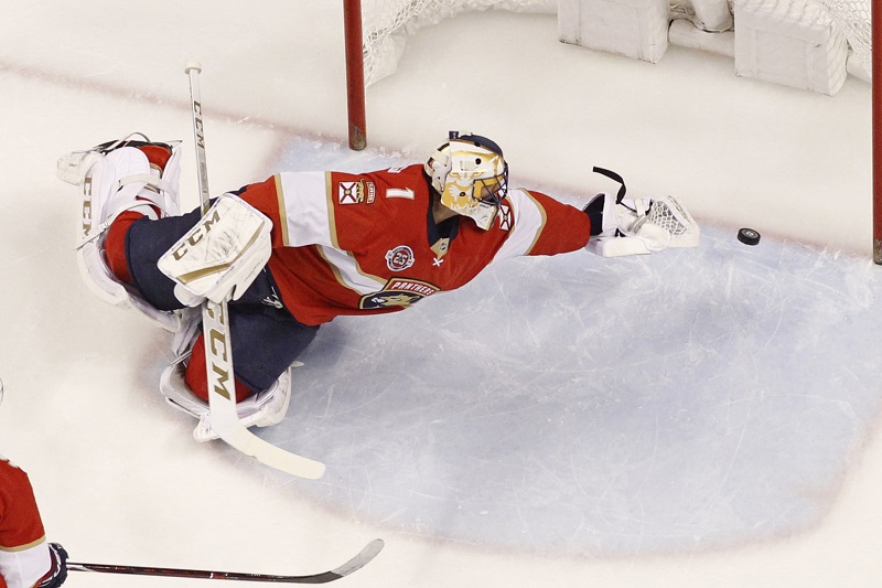 Jeden z nejlepších gólmanů NHL ukončil kariéru. Jeden z nejlepších gólmanů NHL ukončil kariéru.