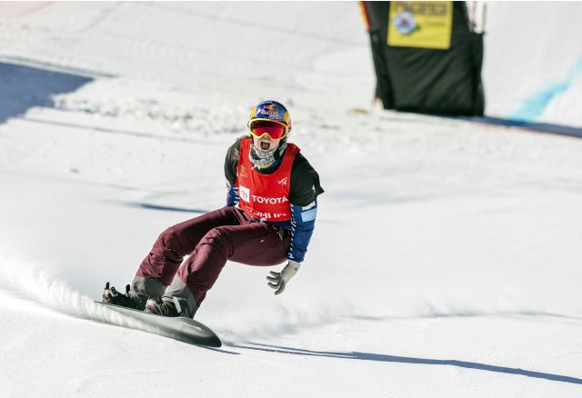 Eva Samková slaví vítězství v závodu MS v Utahu.