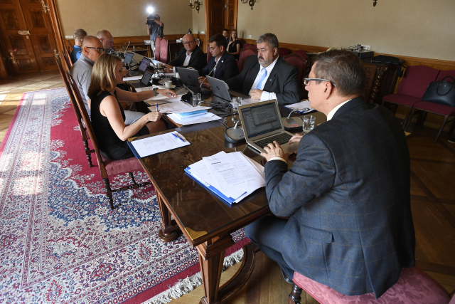  Schůzka senátní komise k vyhodnocení auditů týkajících se Andreje Babiše.