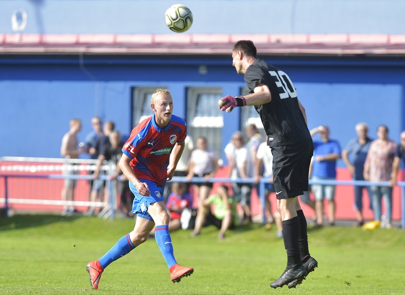 Útočník Ondřej Mihálik na soustředění v Rakousku pomohl k remíze 2:2 s Karabachem.