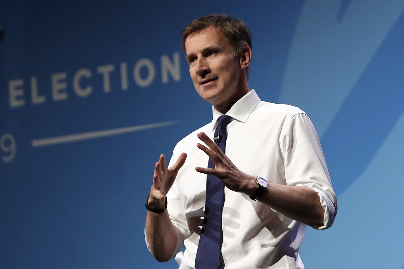 Jeremy Hunt vyjádřil znepokojení nad tím, jak Čína (ne)zvládá situaci v Hongkongu.