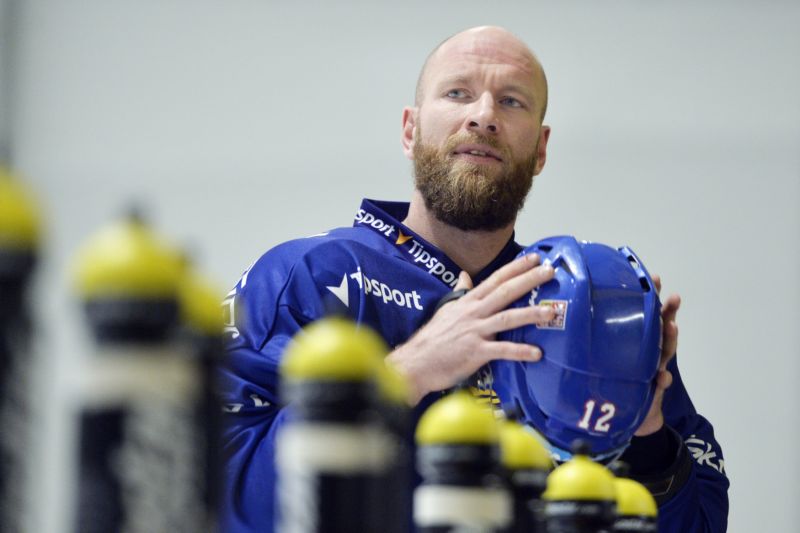 Hokejista Jiří Novotný.
