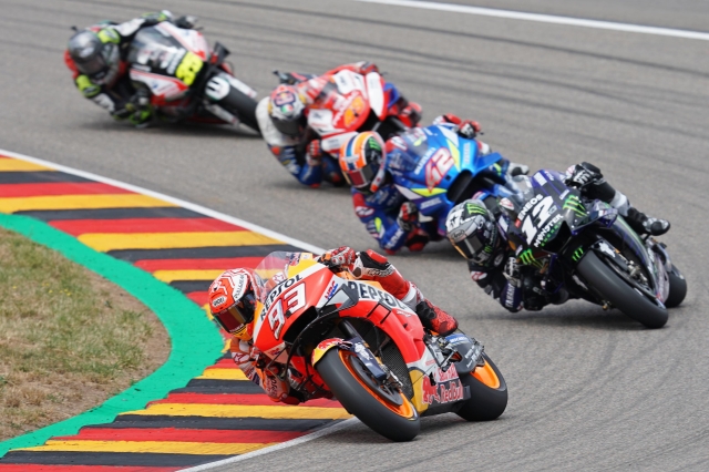 Marc Márquez na čele závodu v Německu. Marc Márquez na čele závodu v Německu.