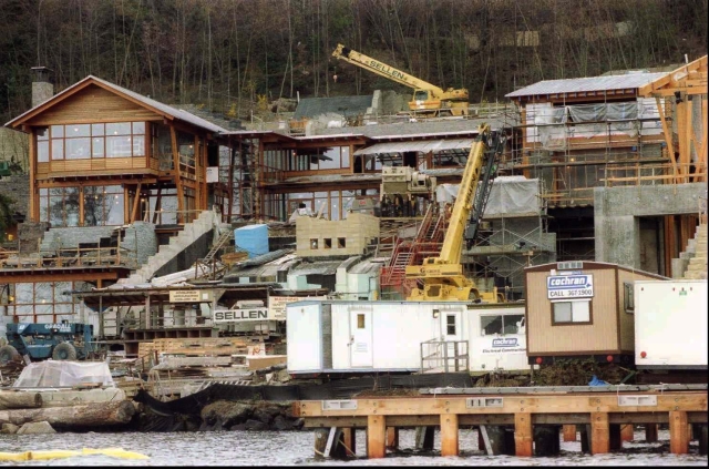 Bill Gates začal v Medině stavět v roce 1996 obrovskou vilu.