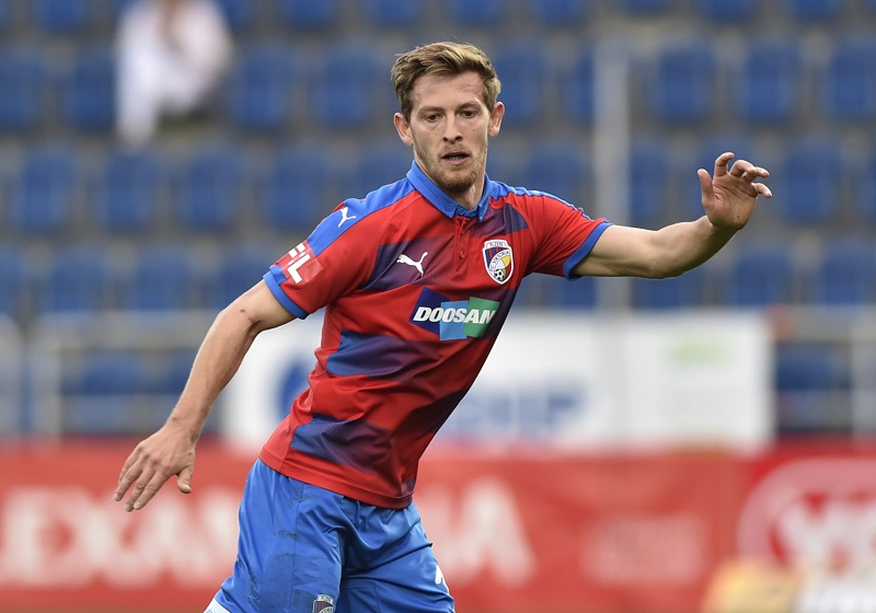 Fotbalisty Plzně opustí hlavní opora Patrik Hrošovský. 