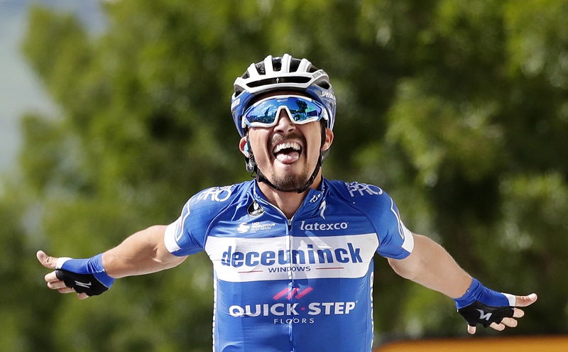 Třetí etapu Tour de France vyhrál po sólovém úniku Julian Alaphilippe a jako první francouzský cyklista po pěti letech získal žlutý trikot lídra.