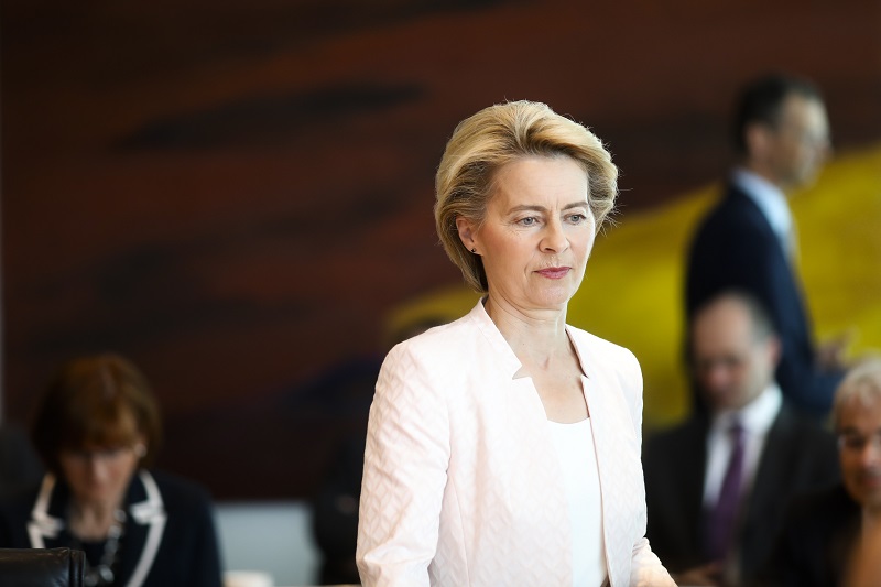 Ursula von der Leyenová před hlasováním europarlamentu získává podporu europoslanců.