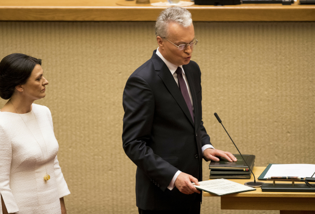 Litevský prezident Gitanas Nauséda s manželkou.