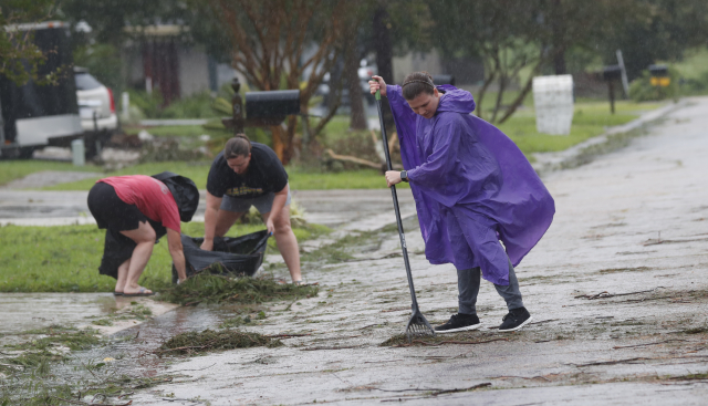 Hlavní hrozbou bouře jsou podle meteorologů intenzivní srážky.