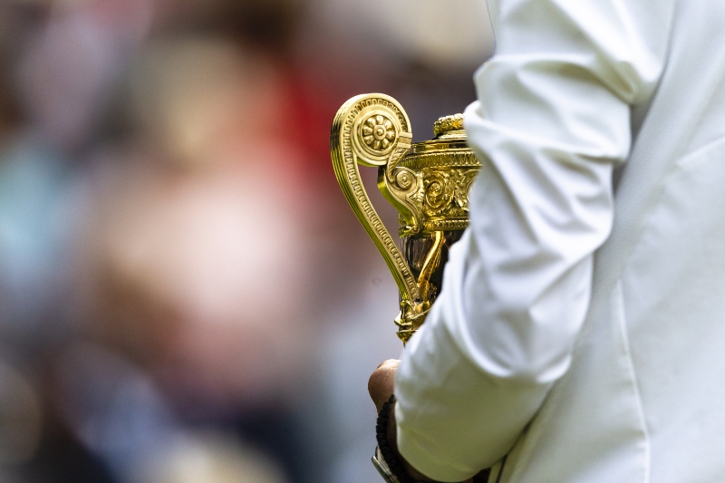 Trofej pro vítěze mužské čtyřhry.
