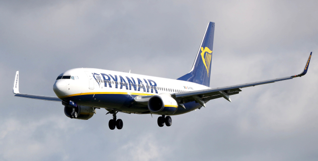 Letadlo společnosti Ryanair. 