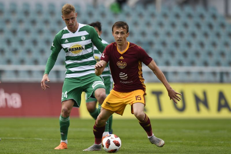 Fotbalista Daniel Tetour (vpravo).