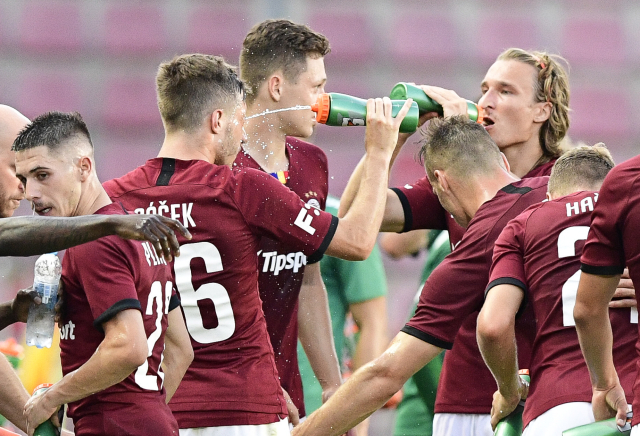 Pražskou Spartu čeká ve třetím předkole Evropské ligy soupeř z Turecka. Pražskou Spartu čeká ve třetím předkole Evropské ligy soupeř z Turecka.