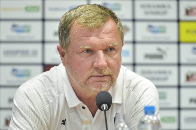 Trenér Viktorie Plzeň Pavel Vrba v Plzni na tiskové konferenci před utkáním 2. předkola fotbalové Ligy mistrů.
