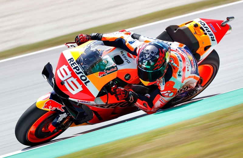 Španělský motocyklový závodník Jorge Lorenzo vynechá kvůli rekonvalescenci po zlomenině obratlů Velkou cenu České republiky. Španělský motocyklový závodník Jorge Lorenzo vynechá kvůli rekonvalescenci po zlomenině obratlů Velkou cenu České republiky.