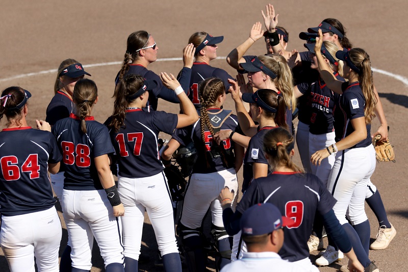 Softbalistky podlehly Italkám, čeká je tuhý boj o olympiádu.