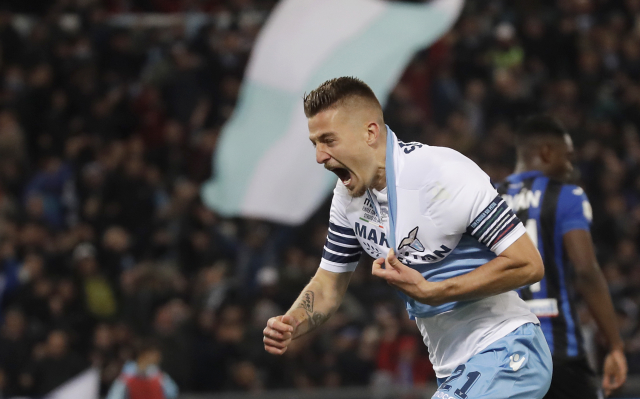 Srbský záložník Sergej Milinkovič-Savič.