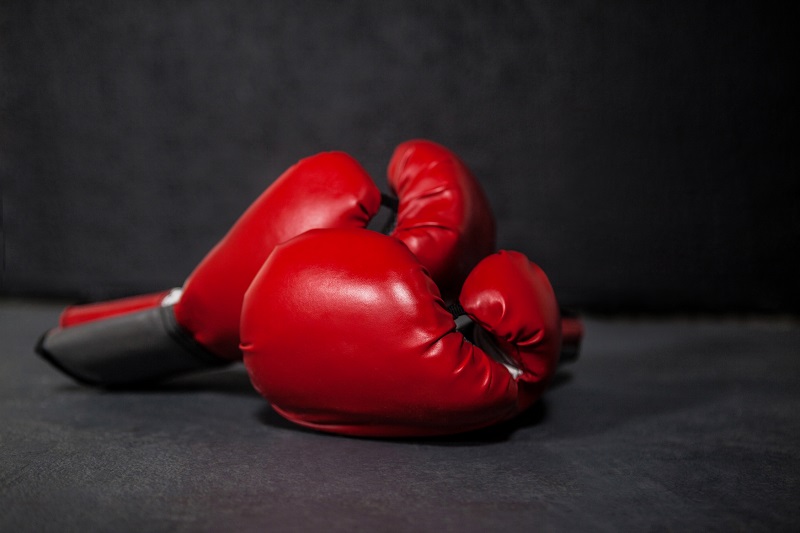 Po zranění z ringu zemřel další profesionální boxer.