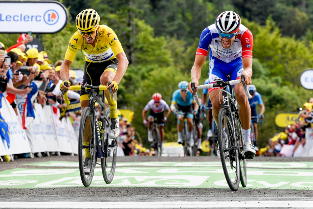 Julian Alaphilippe (vlevo) s Thibautem Pinotem na letošní Tour de France.
