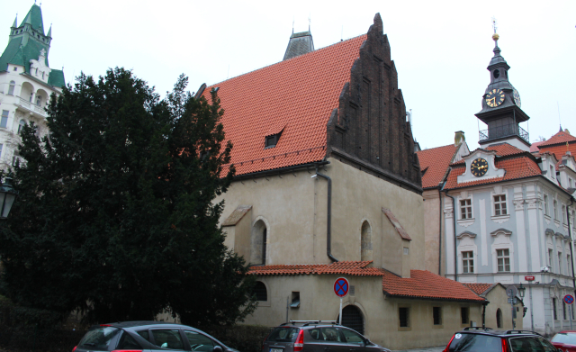Staronová synagoga a Židovská radnice (nebo také Maiselova radnice) v Praze.
