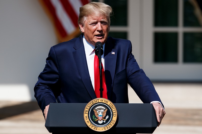 Írán se dostává kvůli sankcím Donalda Trumpa pomalu do existenčních problémů.