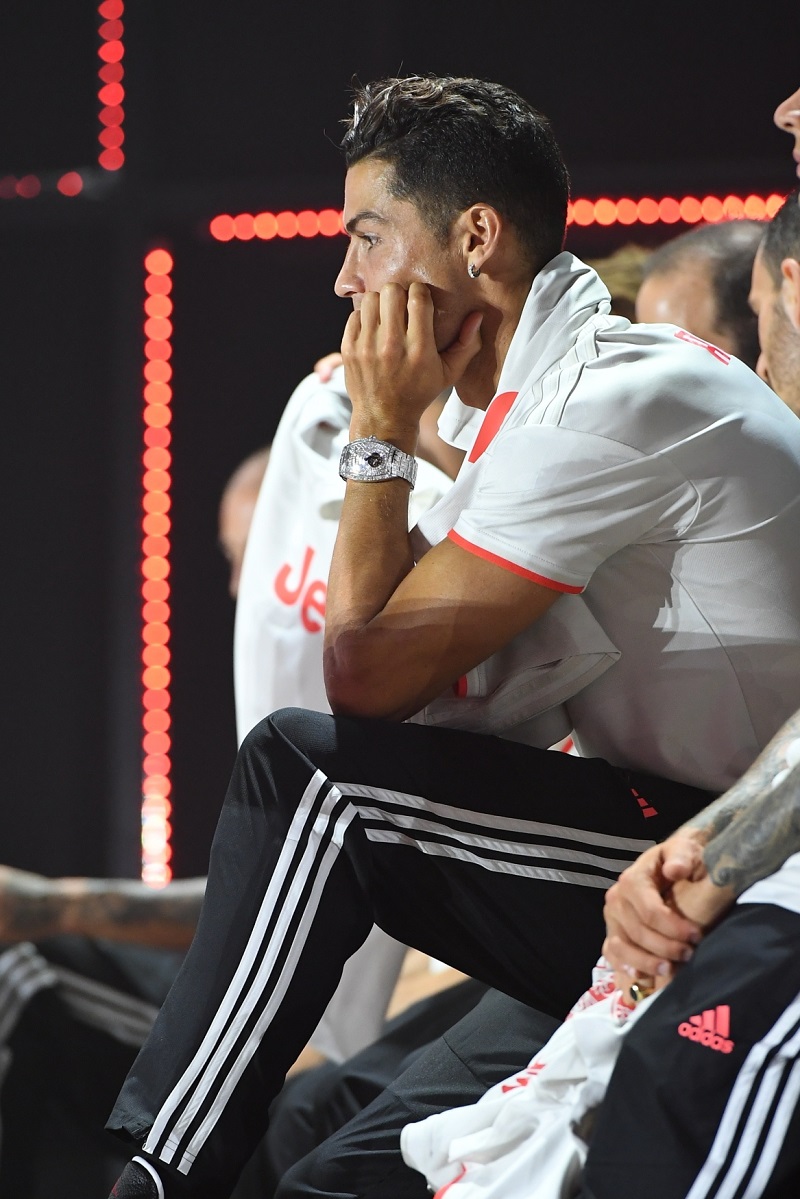 Cristiano Ronaldo si v Soulu nezahrál, seděl pouze na střídačce.