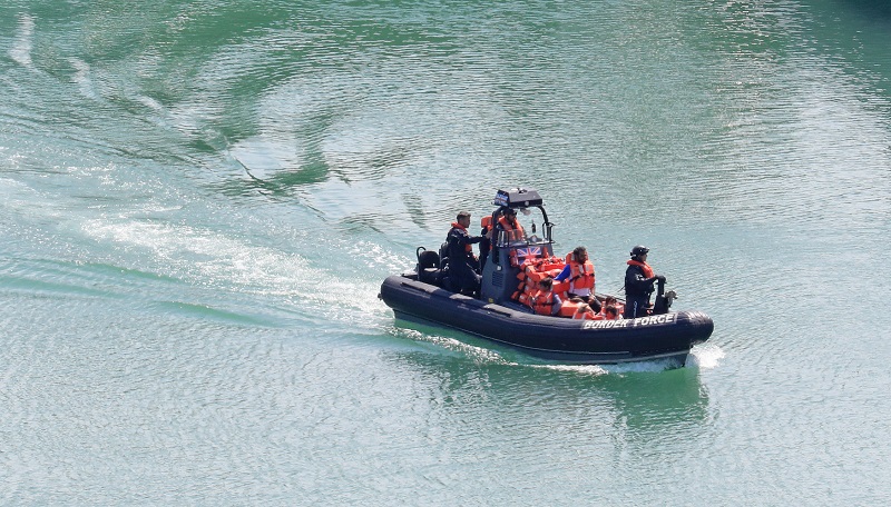 Řecká policie zadržela další migranty s falešnými pasy.