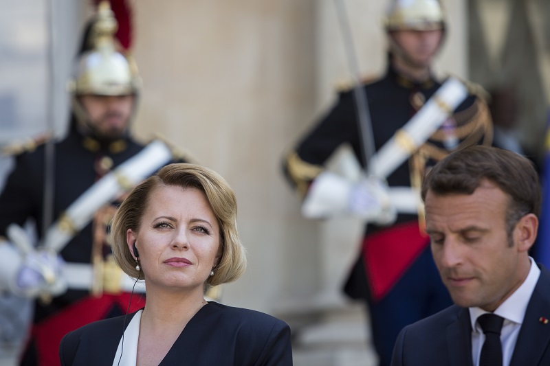 Zuzana Čaputová ve funkci prezidentky nedávno poprvé odcestovala do Francie, kde hovořila s prezidentem Emmanuelem Macronem.