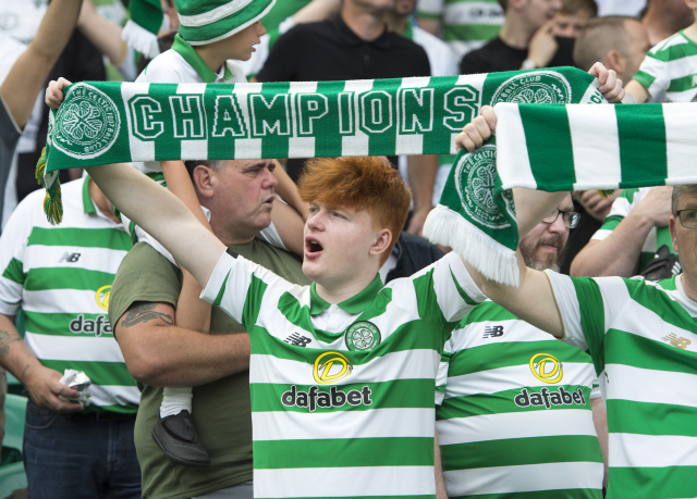 Fotbaloví fanoušci Celticu.