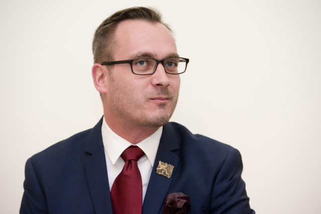 Adam B. Bartoš.
