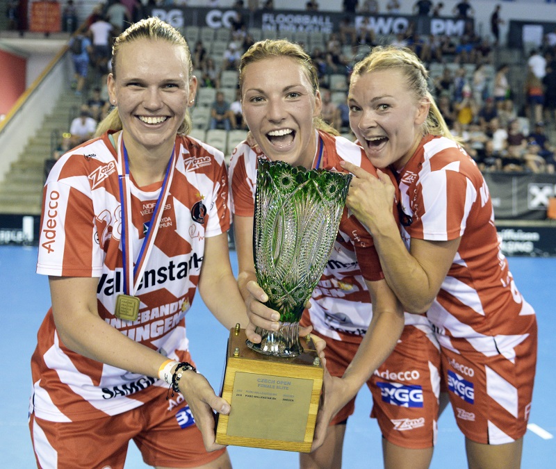 Florbalistky Pixba Wallenstam s českými reprezentantkami Eliškou Krupnovou a Denisou Ratajovou opět ovládly mezinárodní turnaj Czech Open v Praze.