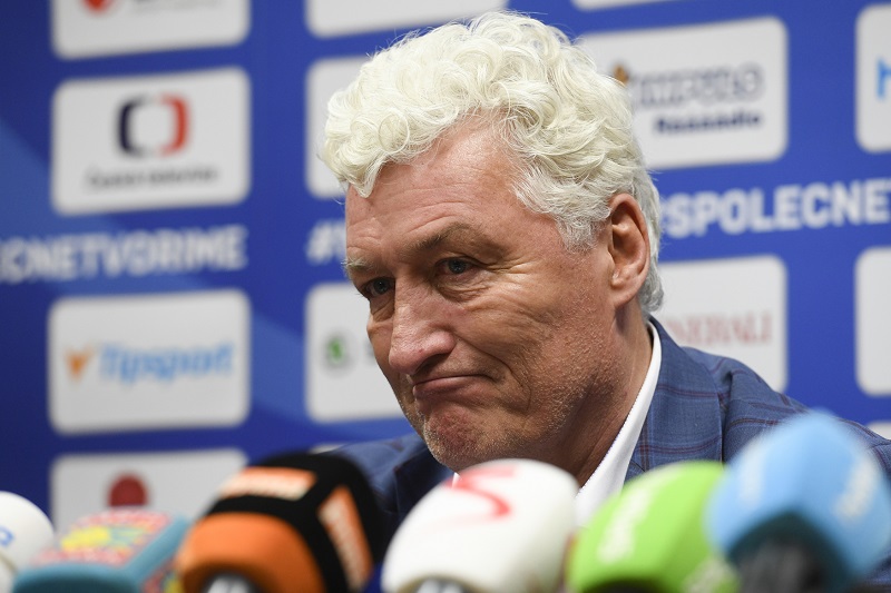 Omluvenky, ignorace. Říhu zklamal přístup mladých hokejistů.