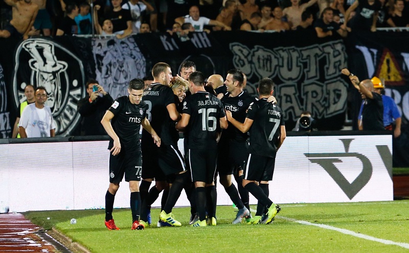 Evropská fotbalová unie UEFA potrestala Partizan Bělehrad a Lokomotiv Plovdiv za rasismus fanoušků.