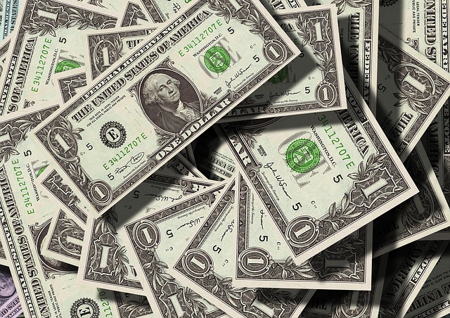 Dolar.