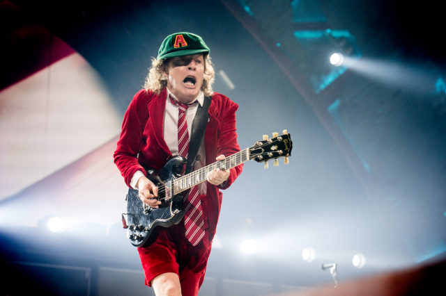 Angus Young z ACDC.