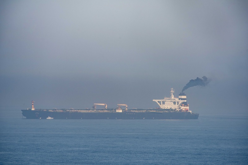 Tanker Grace 1 byl původně zadržen s podezřením, že převáží ropu do Sýrie, což Evropská unie zakazuje.