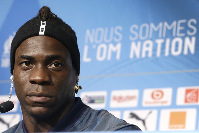 Italský výtržník Balotelli bude v Brescii spoluhráčem Matějů a Zmrhala.