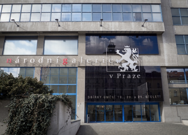 Budova Veletržního paláce v pražských Holešovicích - sídlo Národní galerie.