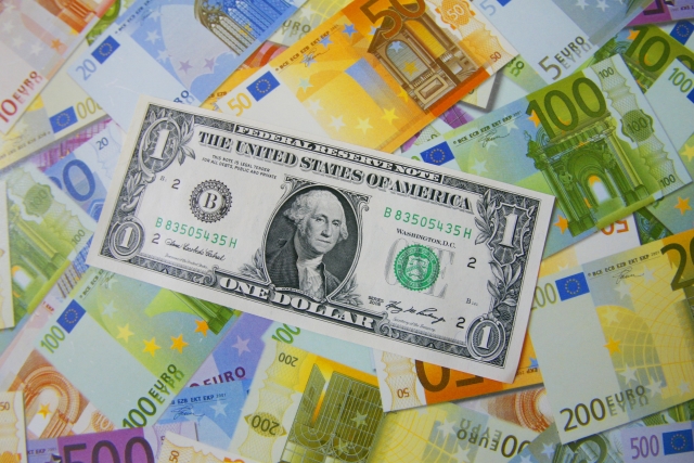 Americký dolar.