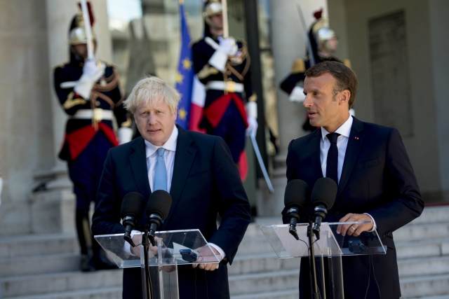 Boris Johnson a Emmanuel Macron.