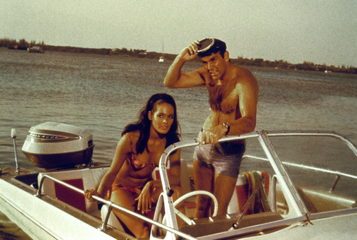 V bondovce Thunderball s Claudine Augerovou.