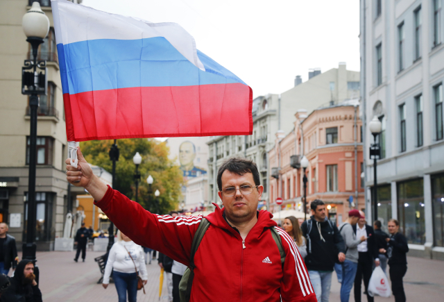 Několik opozičníků bylo zatčeno v Moskvě cestou na manifestaci.