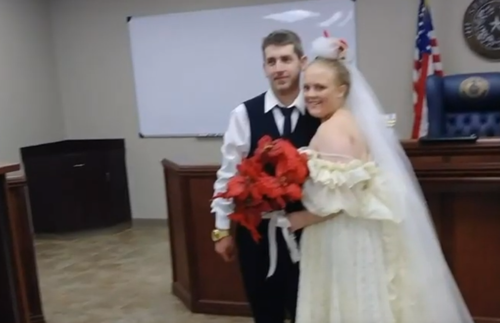Novomanželé byli svoji jen dvě minuty. Zemřeli při autonehodě