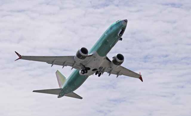 Boeing 737 MAX 8.