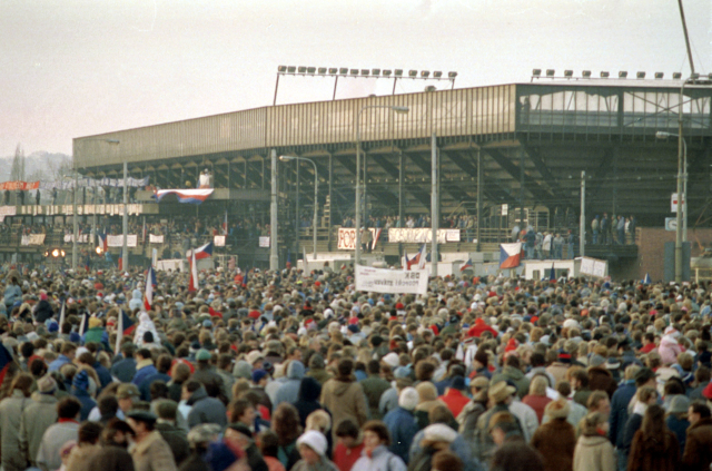Sametová revoluce v roce 1989. 