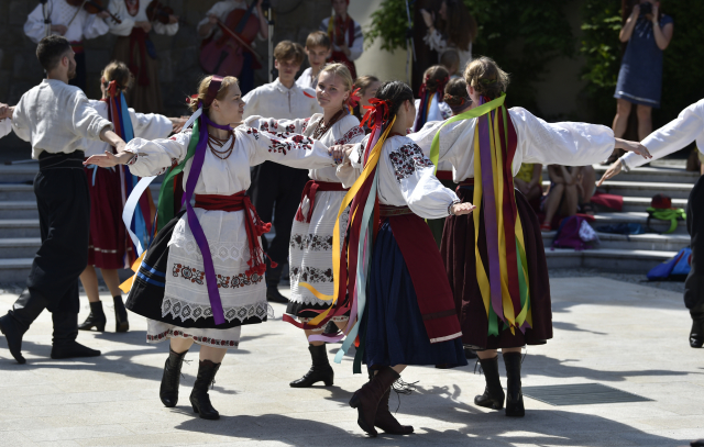 Folklorní soubor z Ukrajiny.