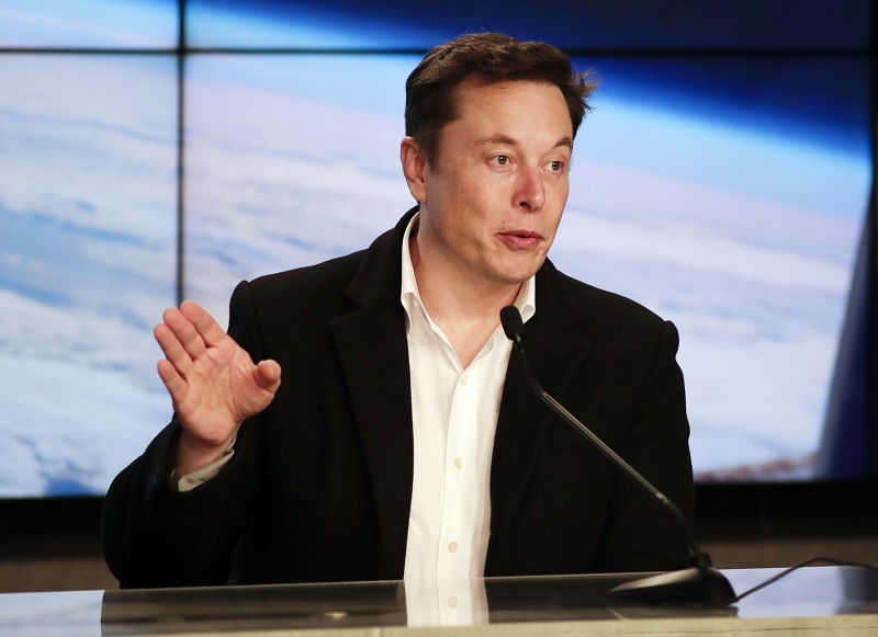 Starship vyvíjí společnost SpaceX, kterou vlastní Elon Musk.