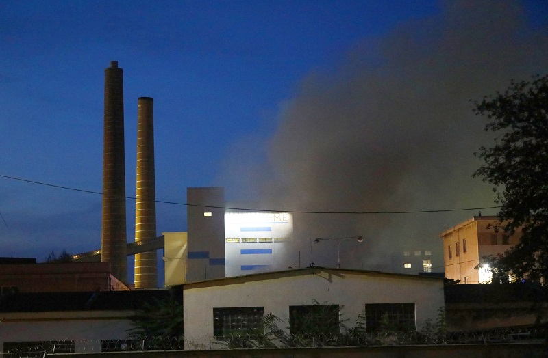 Požár v chemičce v Lovosicích: škody jdou do desítek milionů.