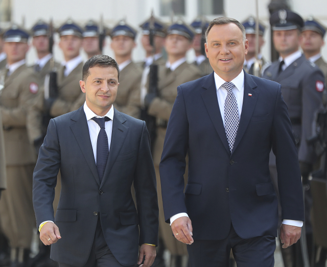 Ukrajinský prezident Volodymyr Zelenskyj (vlevo) a Andrzej Duda. 