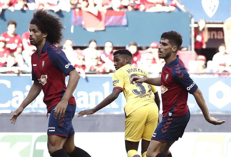 Fotbalisté Barcelony ve třetím kole španělské ligy znovu ztratili body, poté co na hřišti Osasuny Pamplona pouze remizovali.